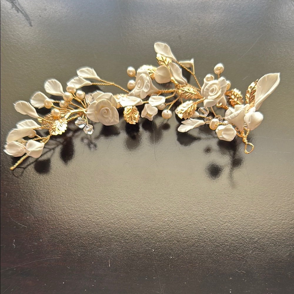 Elegant Cream and Gold Floral Hair Accessory